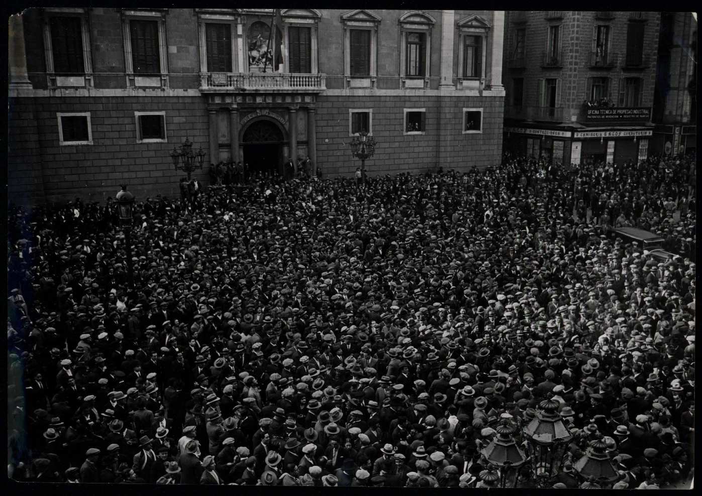 Celebrations in Barcelona after the Republic is Established